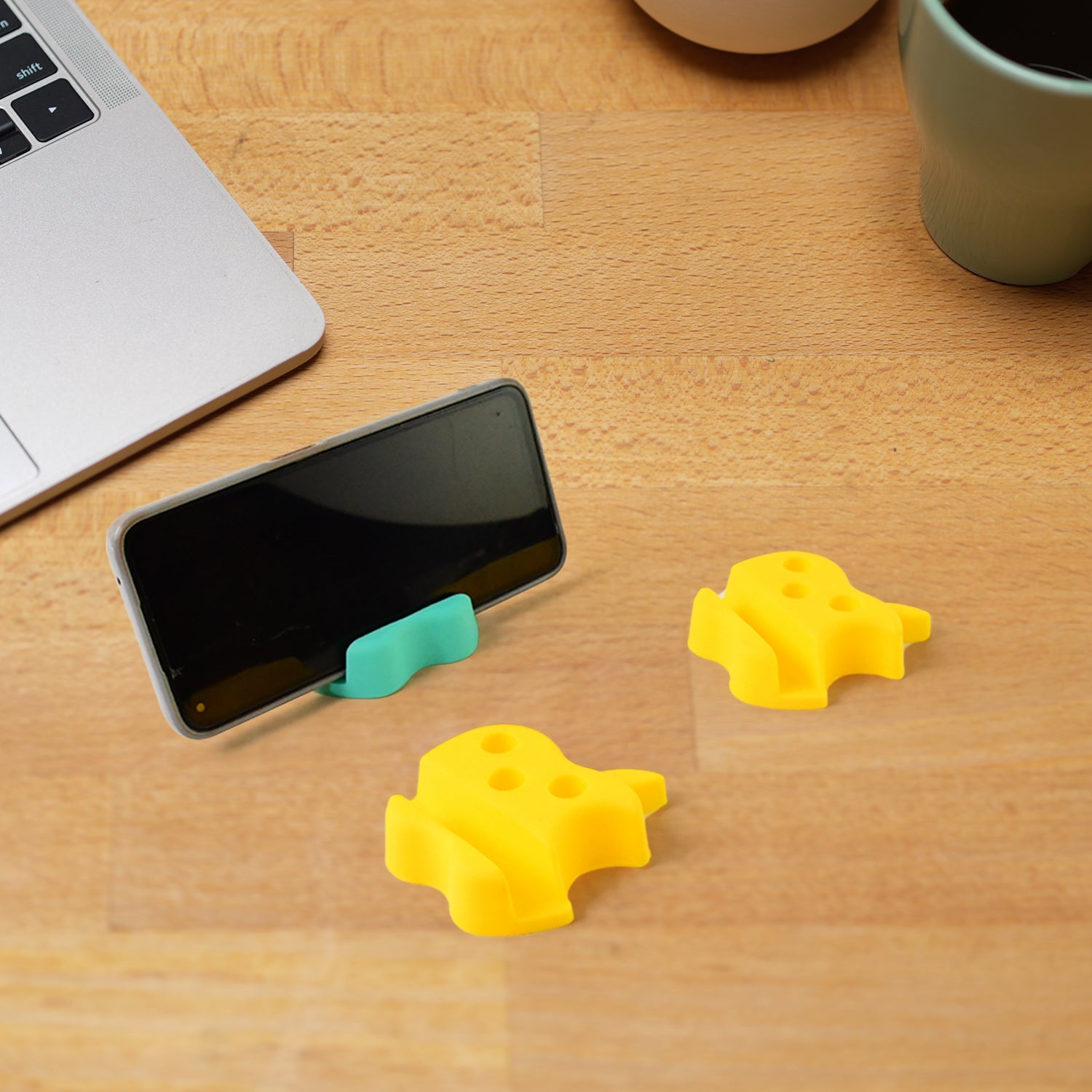 Multi-Functional Apple-Shaped Plastic Mobile Stand with Pen Holder (3 Pc / Mix Color) Multi-Functional Apple-Shaped Plastic Mobile Stand with Pen Holder (3 Pc / Mix Color)
